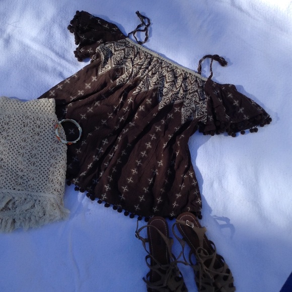 New! Francesca's Alya Pom Pom top - Picture 6 of 8